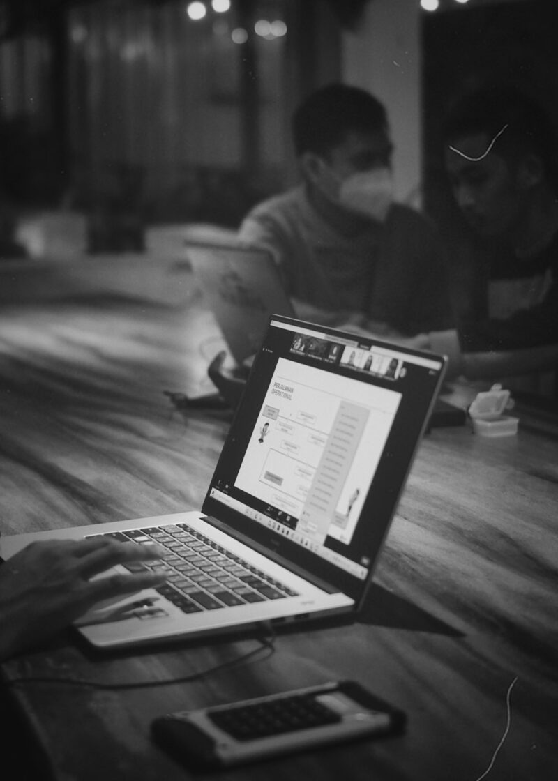 Top 6 Lightweight Collaboration Tools Freelancers Use with Remote Teams to Share Files, Tasks, and Feedback Seamlessly - WP Pluginsify